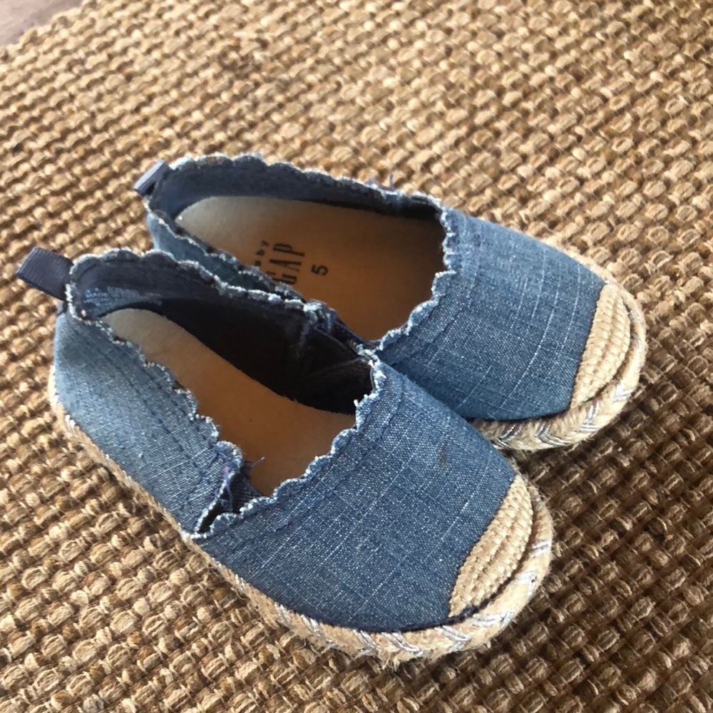 Baby Gap shoes size 5